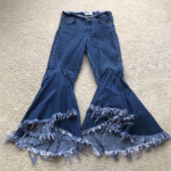 Kikirki Distressed Bell Bottom Boho Denim Cropped Jeans - Picture 2 of 12